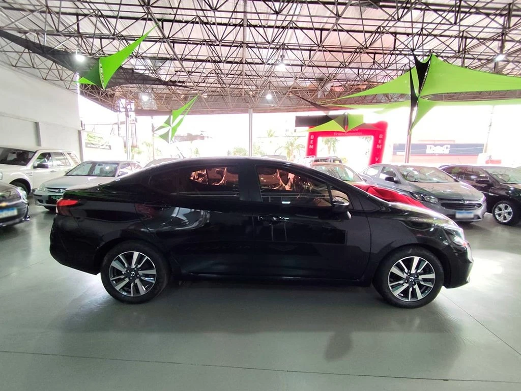 NISSAN VERSA