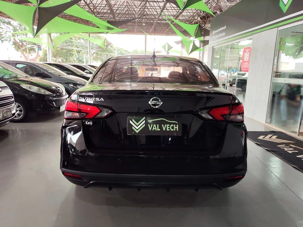 NISSAN VERSA