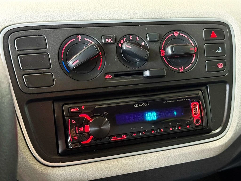 VOLKSWAGEN UP