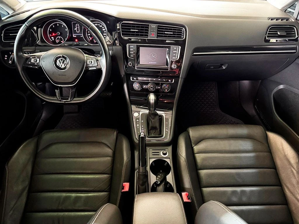 VOLKSWAGEN GOLF