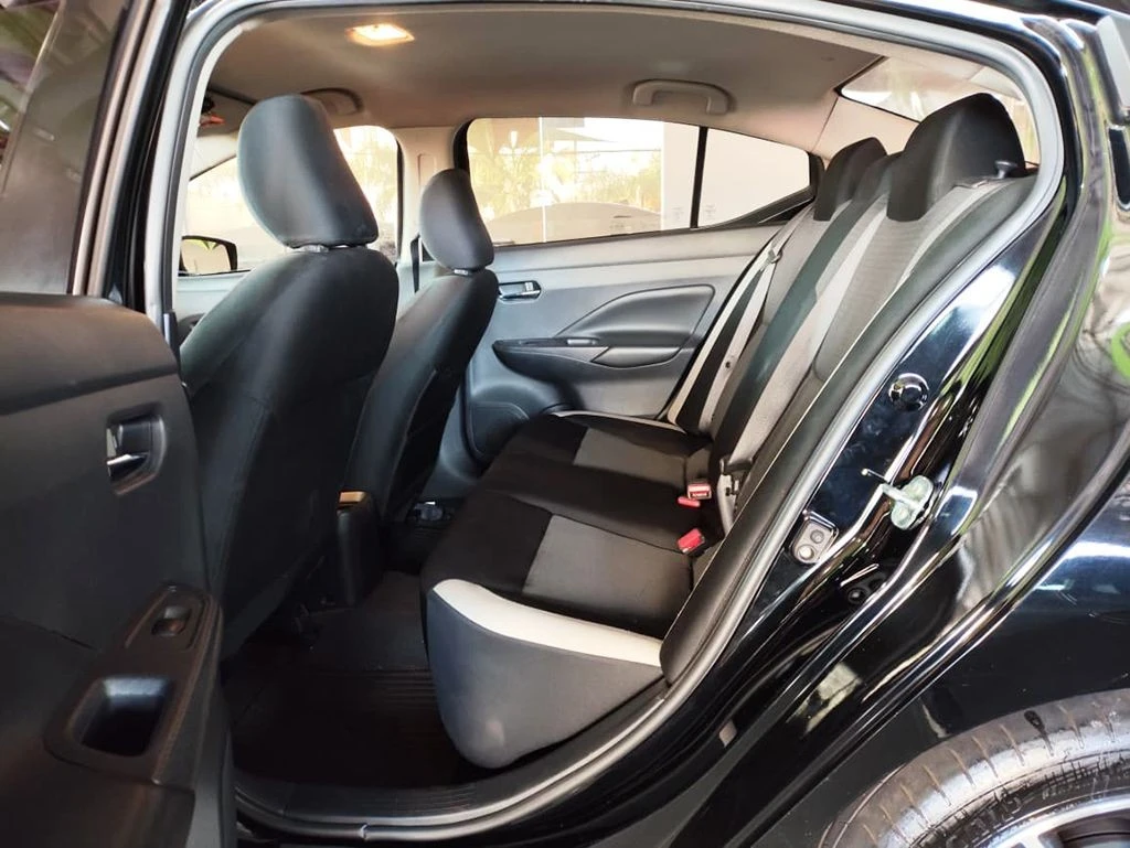 NISSAN VERSA