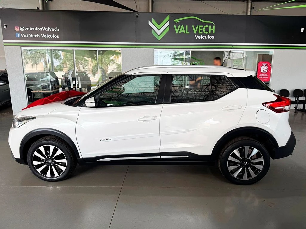 NISSAN KICKS