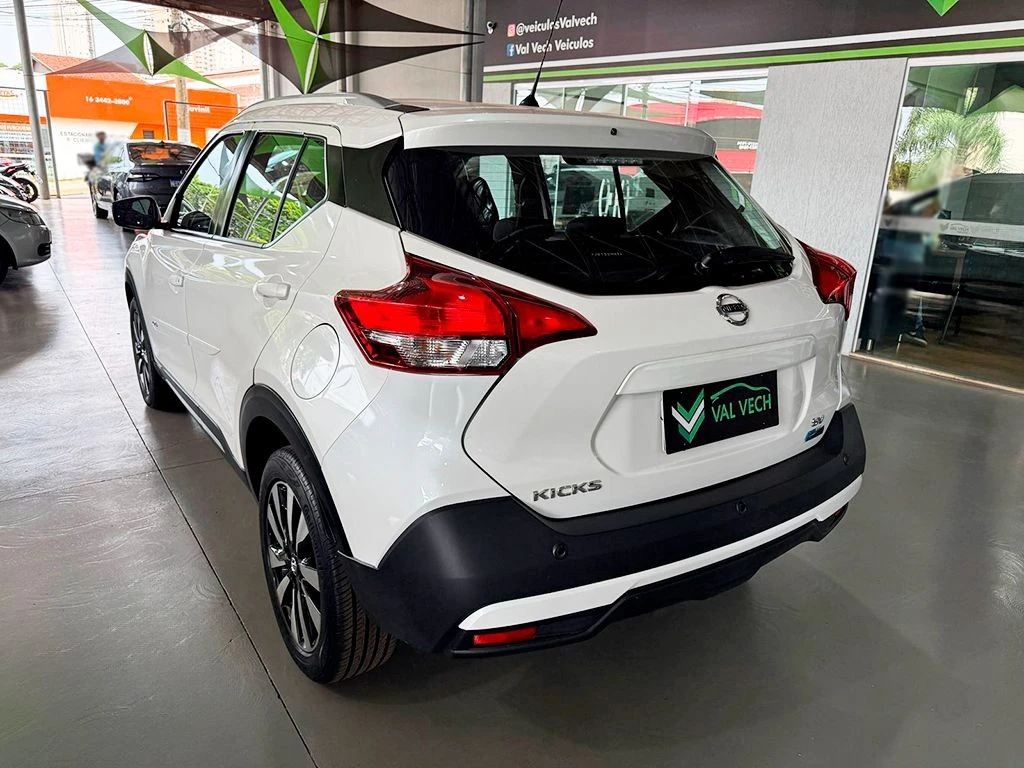 NISSAN KICKS