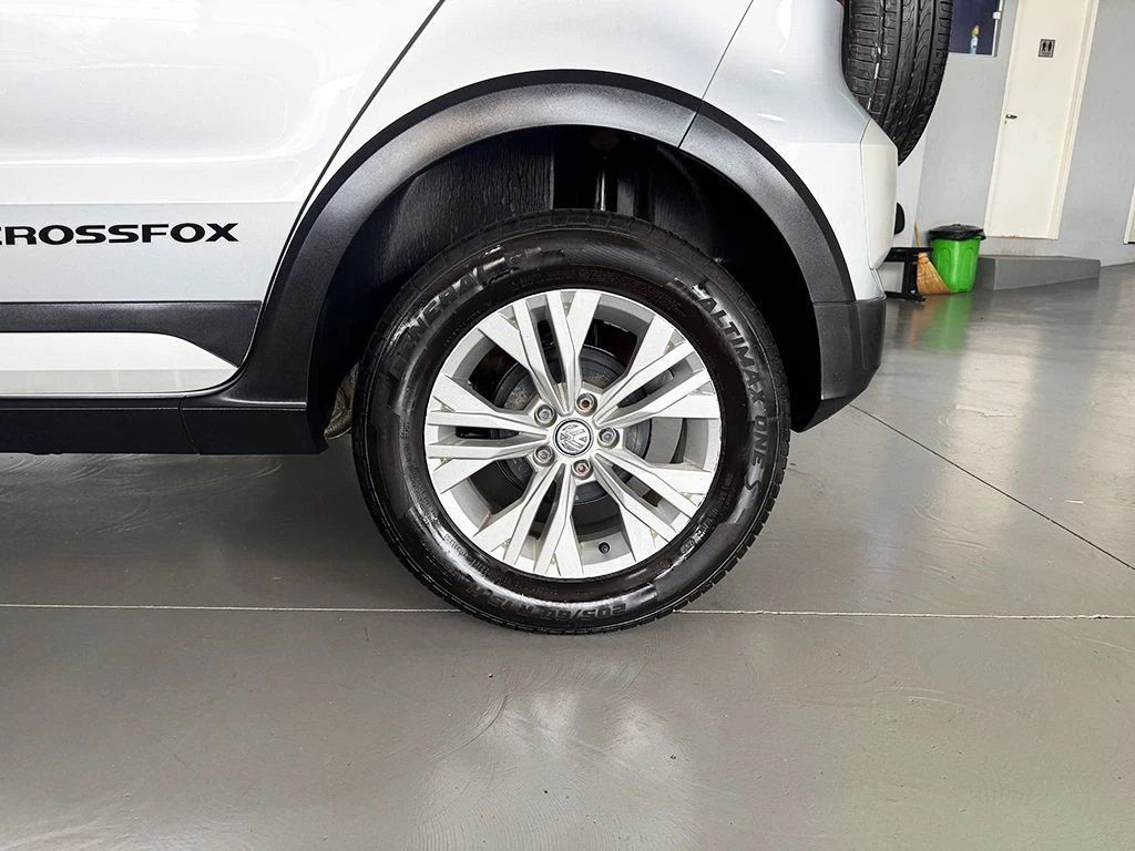 VOLKSWAGEN CROSSFOX