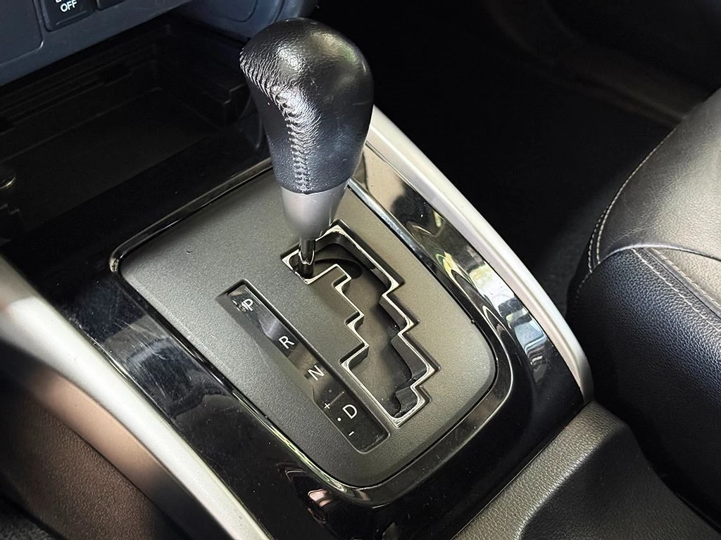 MITSUBISHI L200 TRITON