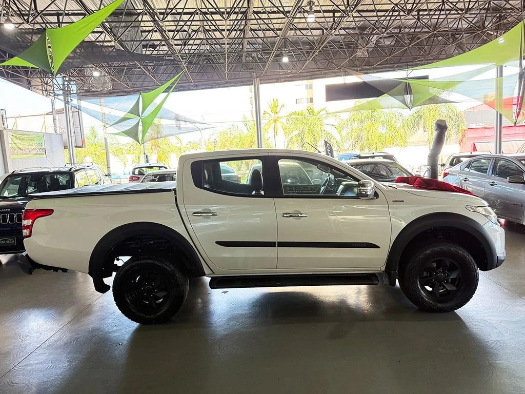 MITSUBISHI L200 TRITON