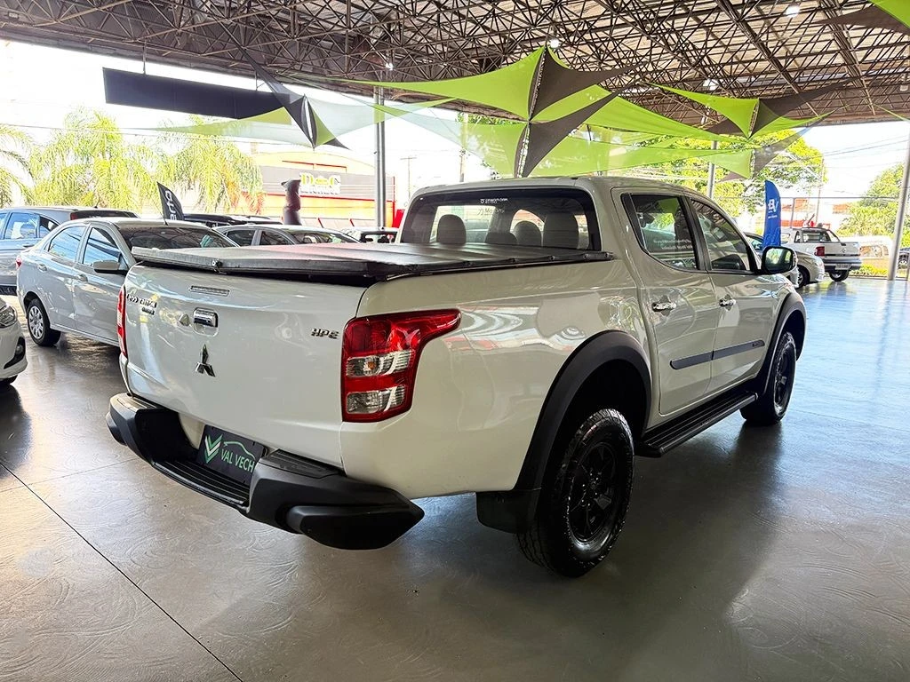 MITSUBISHI L200 TRITON