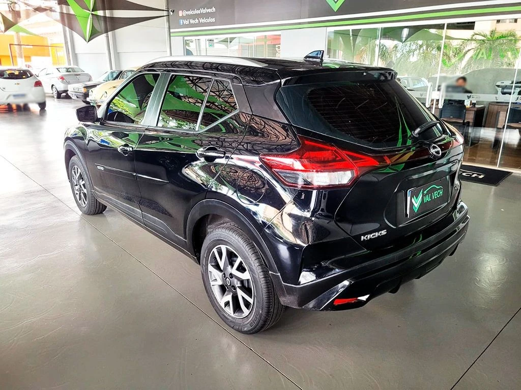 NISSAN KICKS