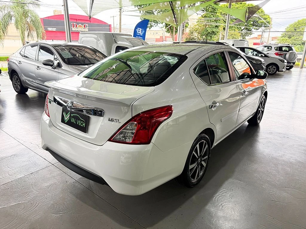 NISSAN VERSA