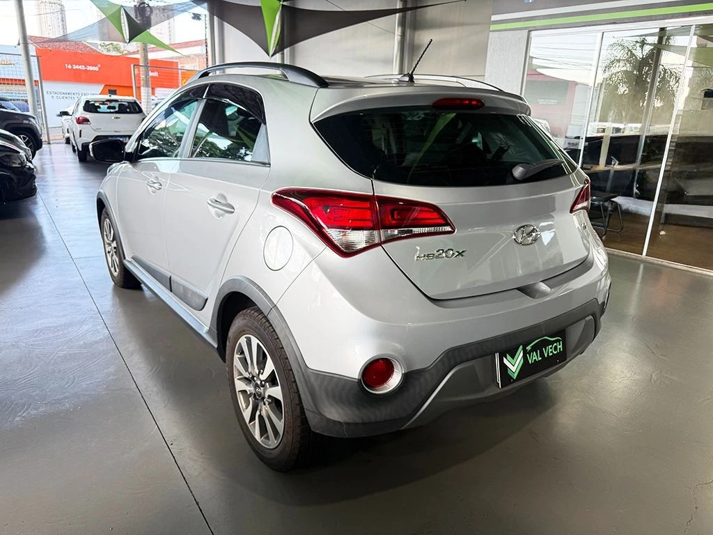HYUNDAI HB20X