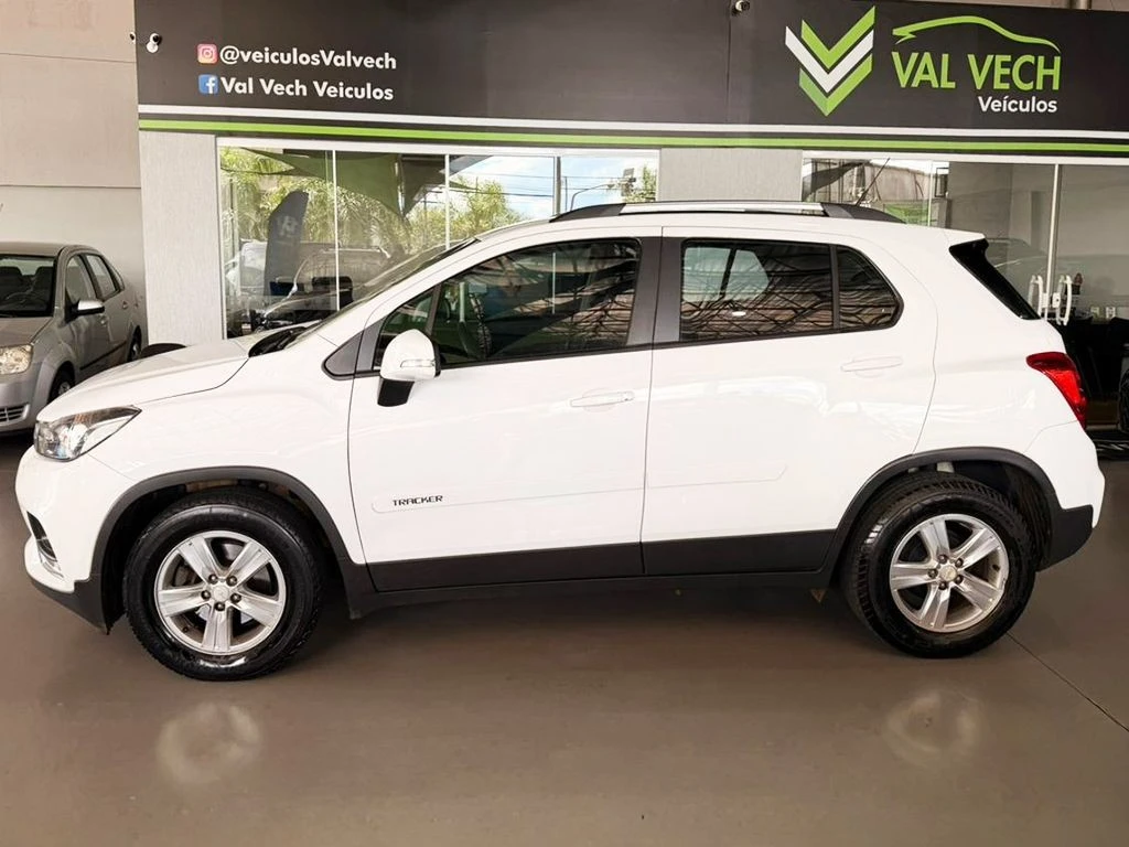 CHEVROLET TRACKER