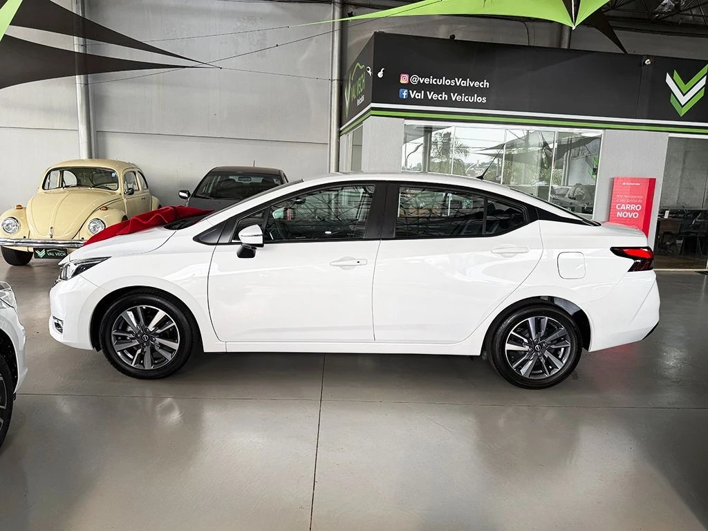 NISSAN VERSA