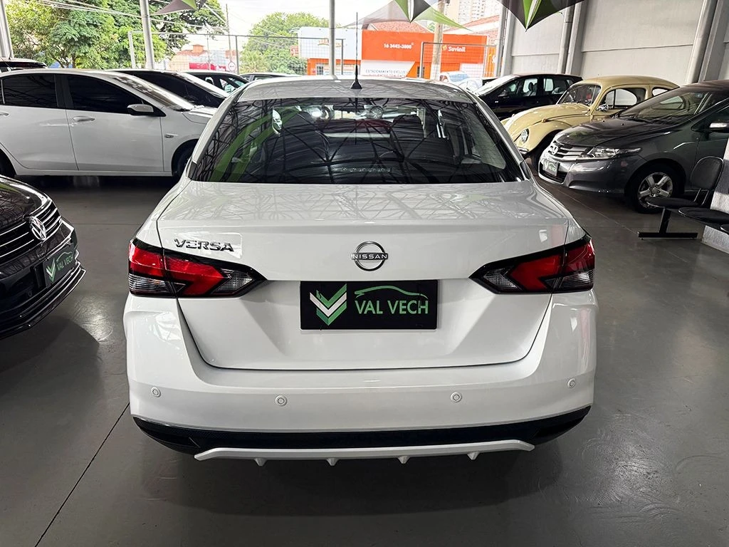 NISSAN VERSA