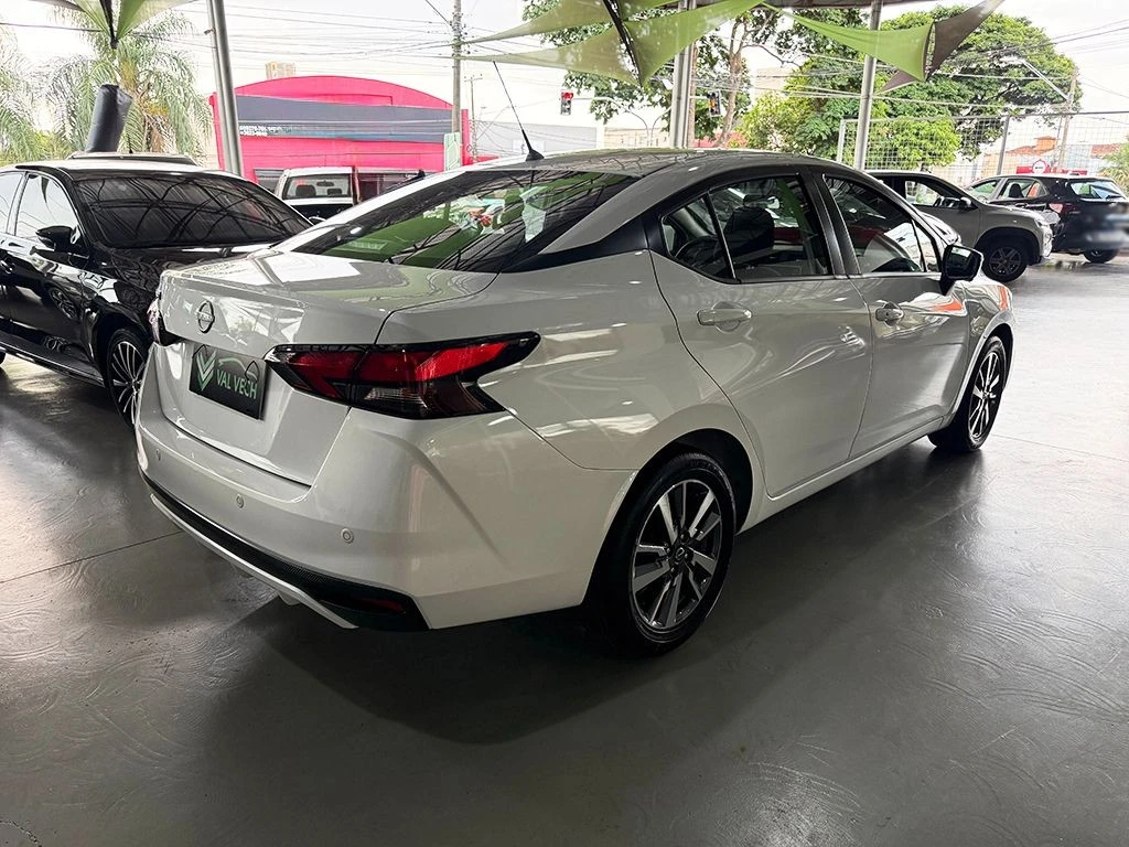 NISSAN VERSA