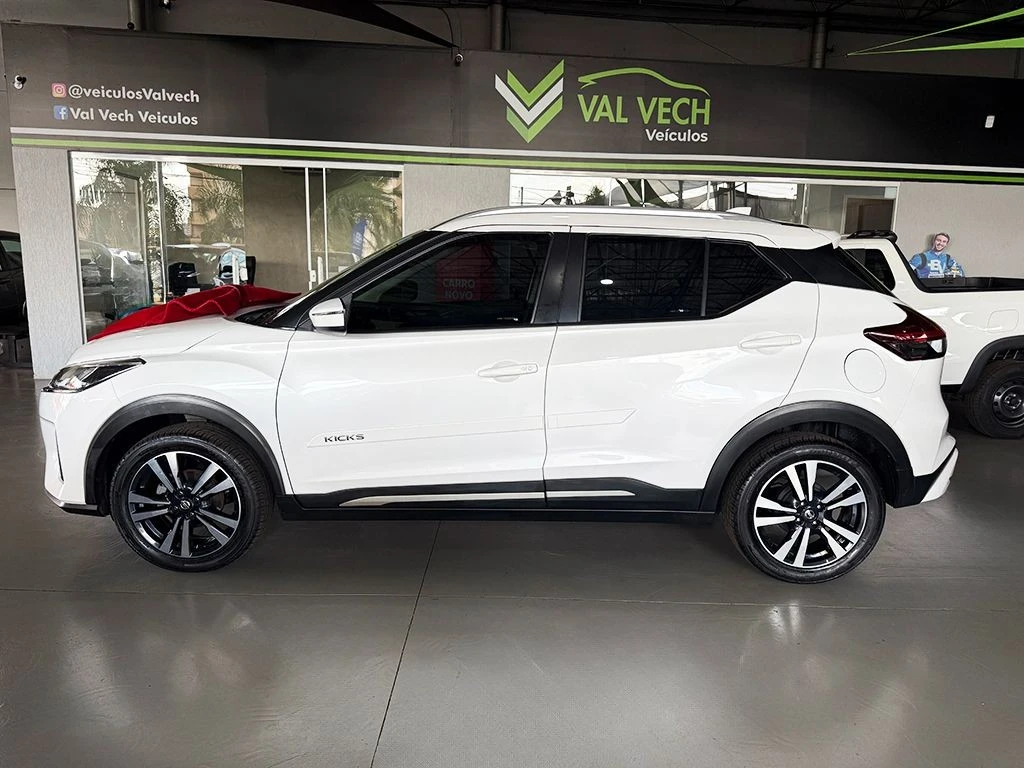 NISSAN KICKS