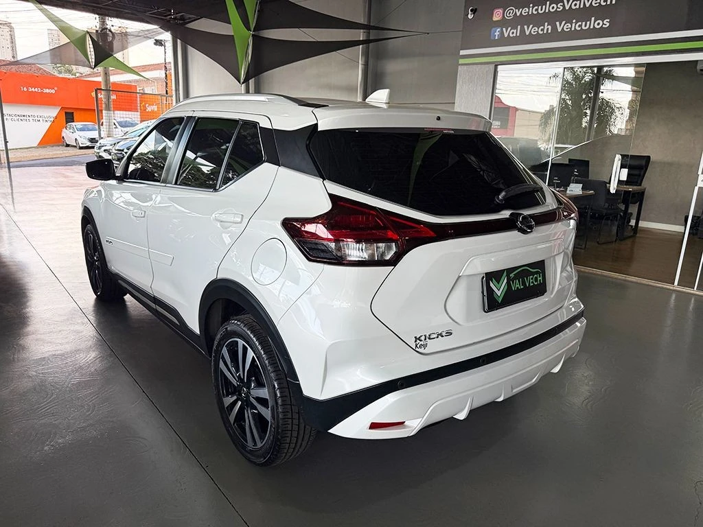 NISSAN KICKS