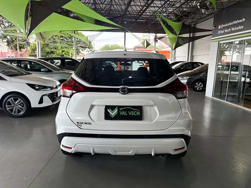 NISSAN KICKS