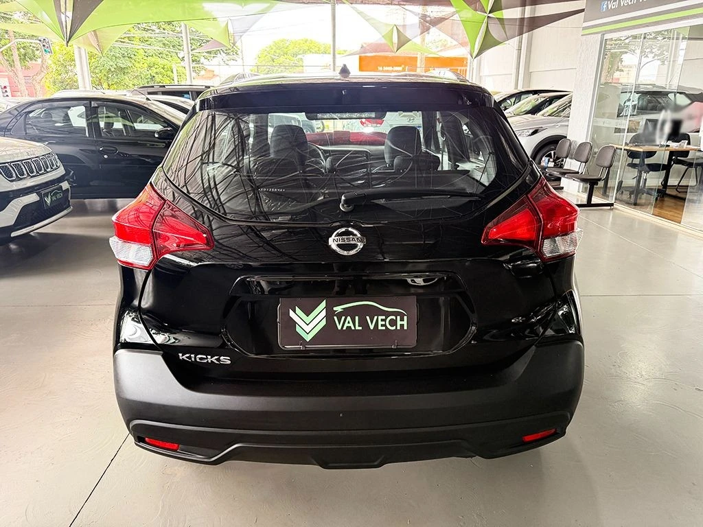 NISSAN KICKS