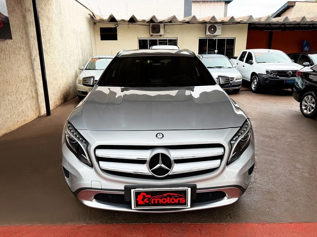 MERCEDES-BENZ GLA 200