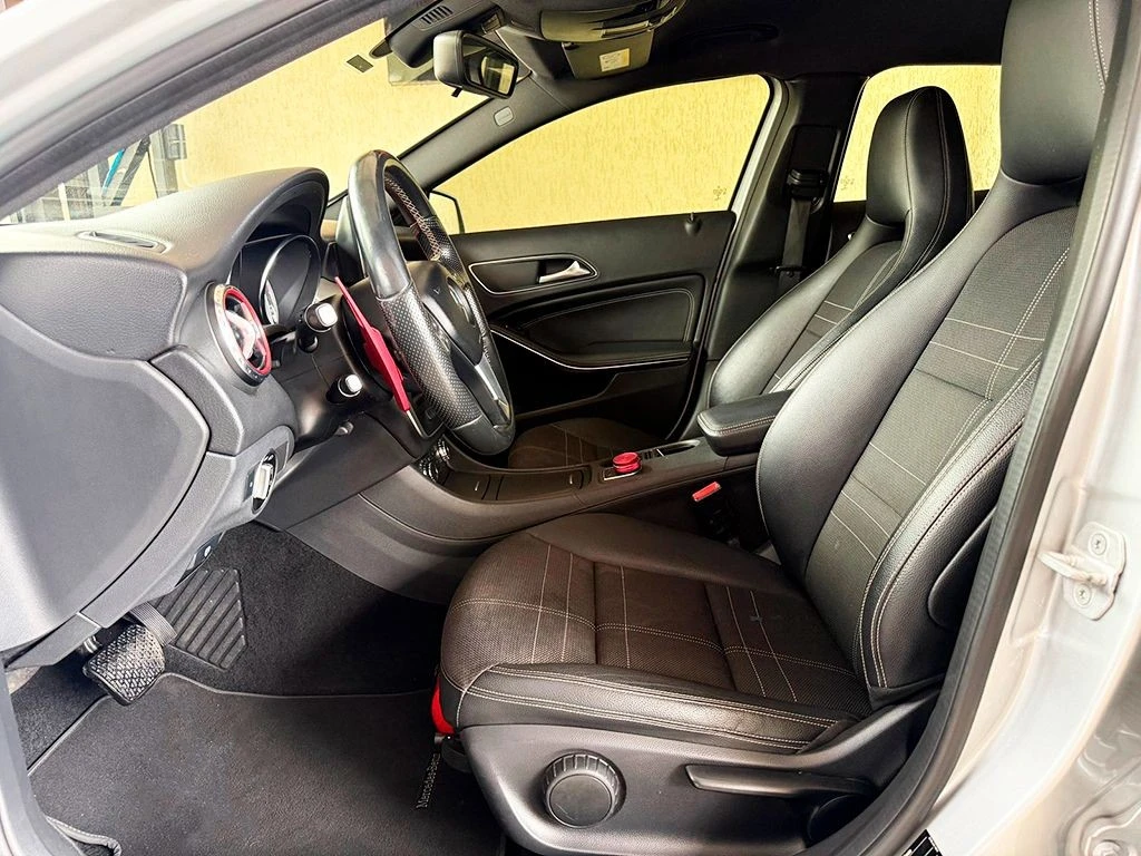 MERCEDES-BENZ GLA 200