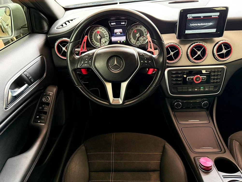 MERCEDES-BENZ GLA 200
