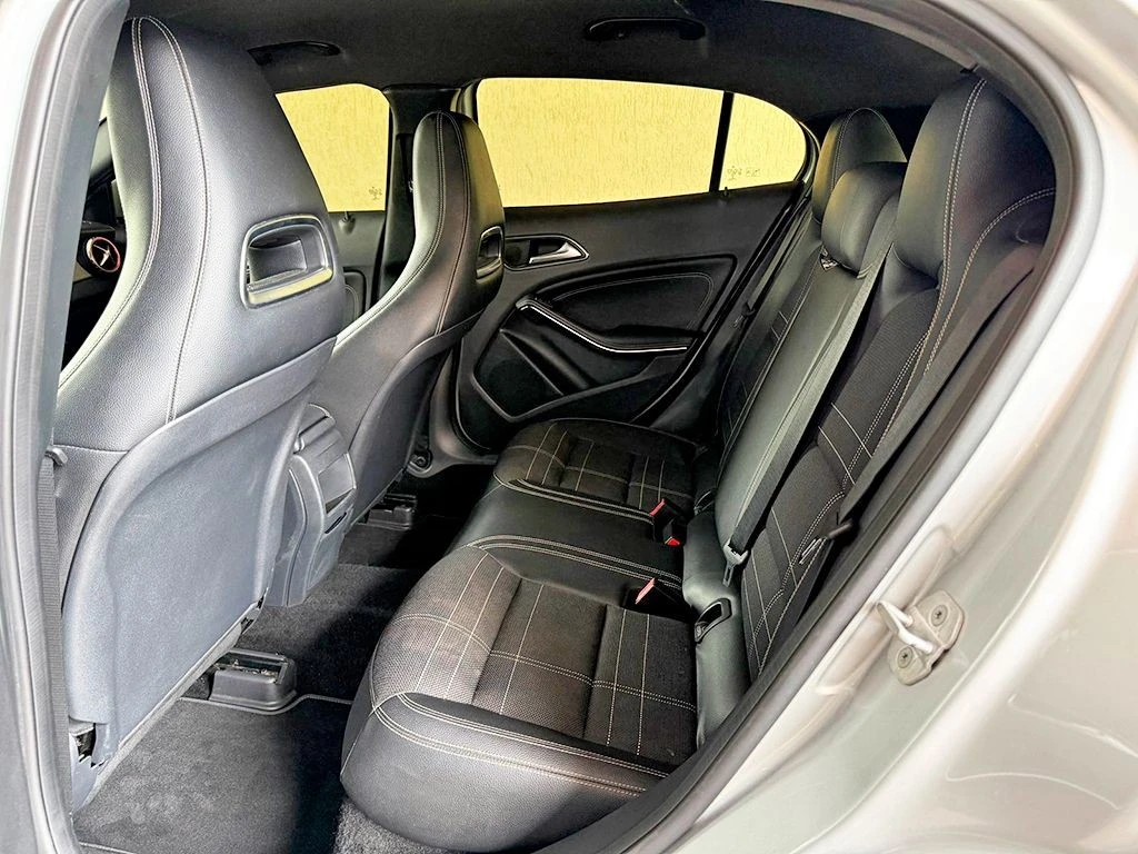 MERCEDES-BENZ GLA 200