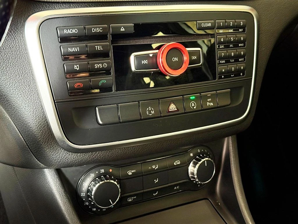 MERCEDES-BENZ GLA 200