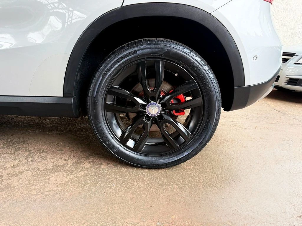 MERCEDES-BENZ GLA 200
