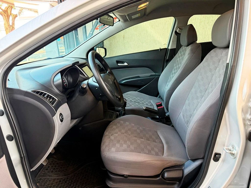 HYUNDAI HB20S