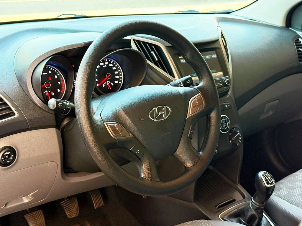 HYUNDAI HB20S