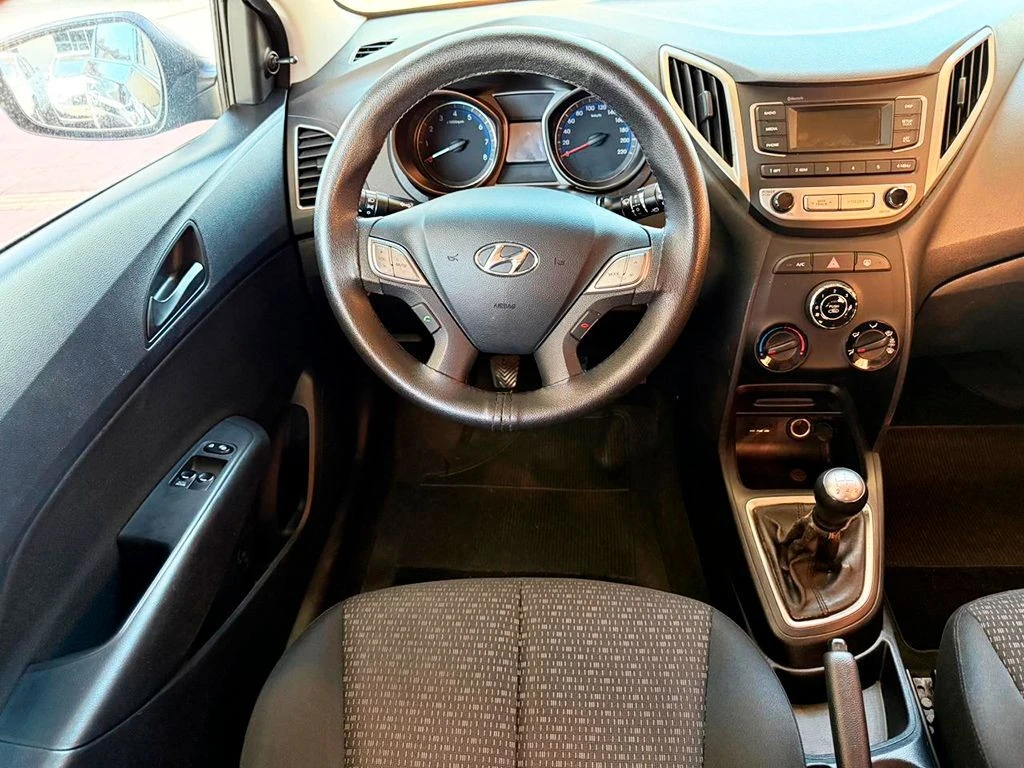 HYUNDAI HB20