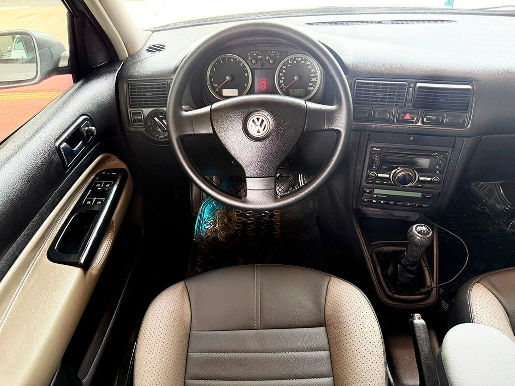 VOLKSWAGEN GOLF