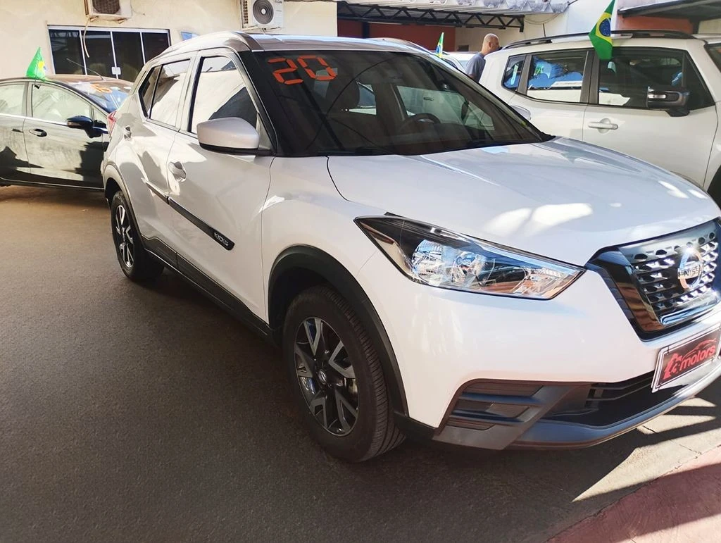 NISSAN KICKS