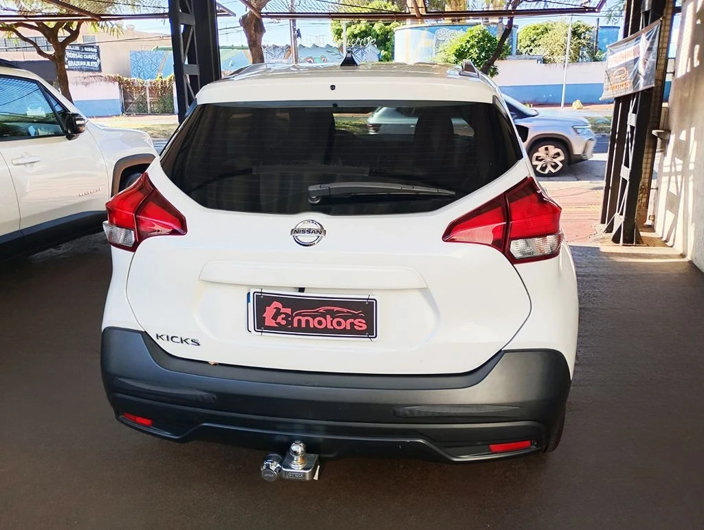 NISSAN KICKS