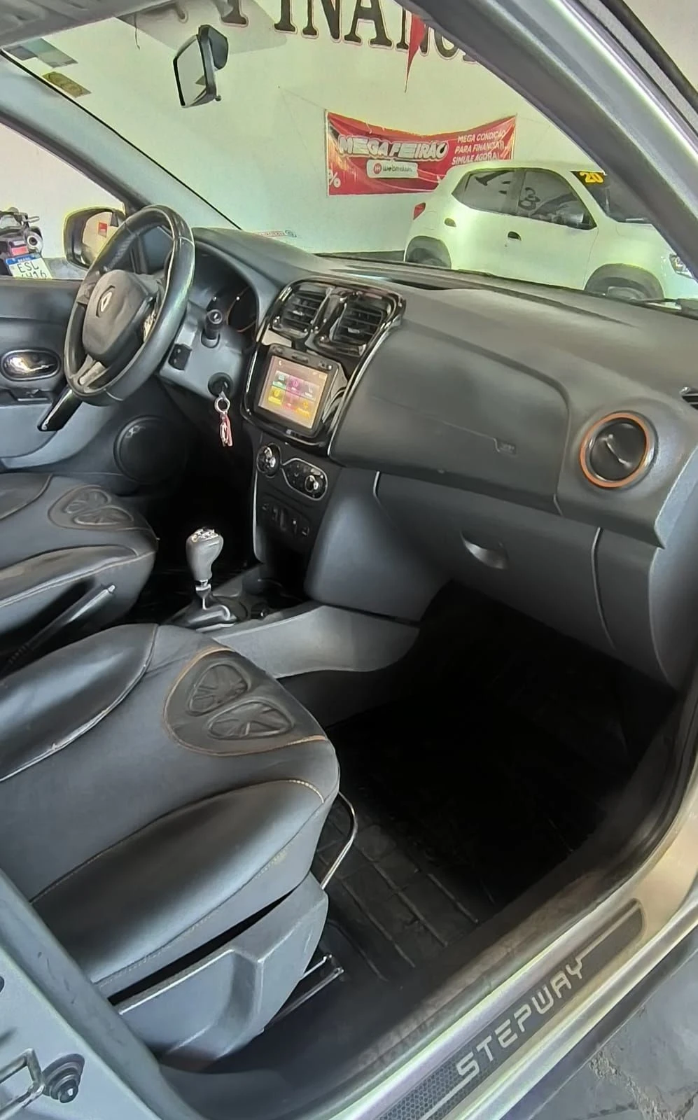 RENAULT SANDERO