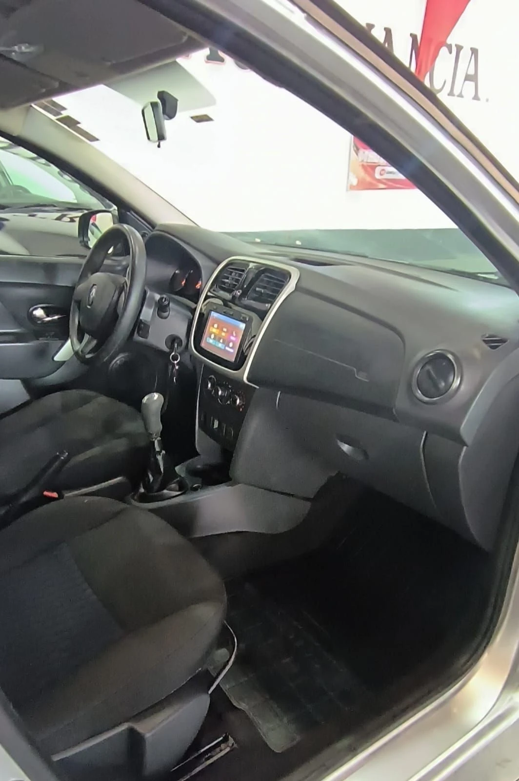 RENAULT SANDERO
