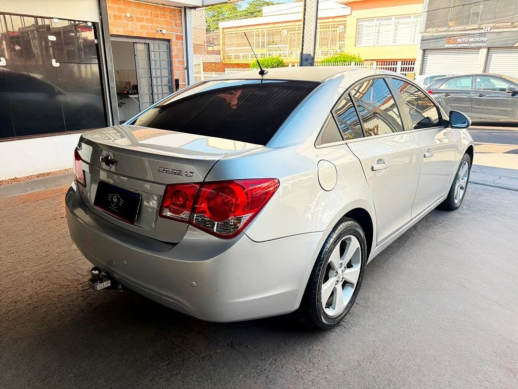 CHEVROLET CRUZE
