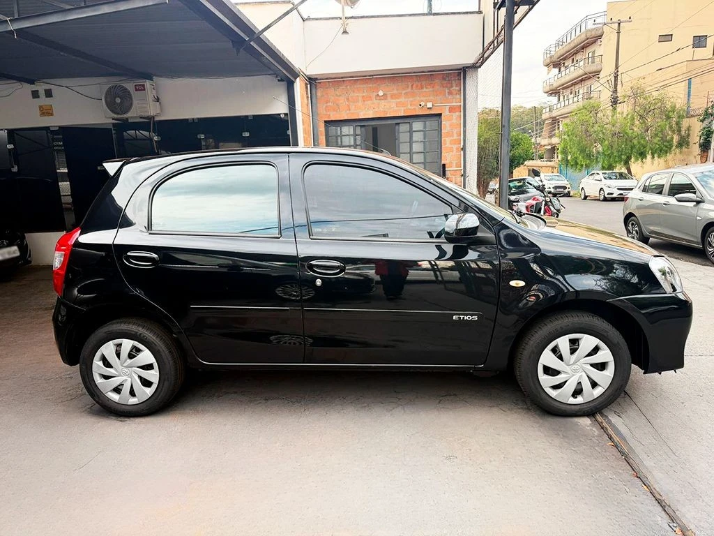 TOYOTA ETIOS