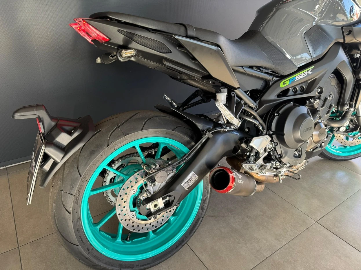 YAMAHA MT-09