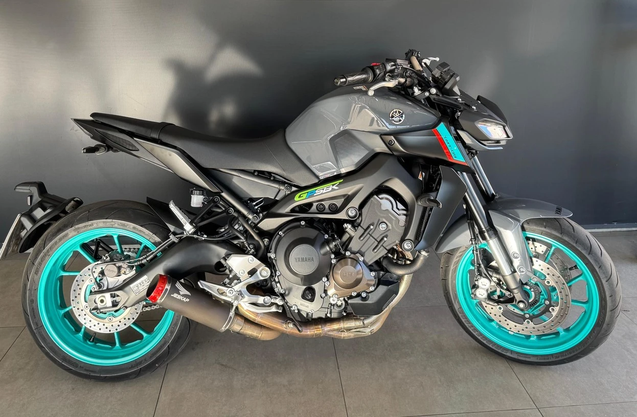 YAMAHA MT-09