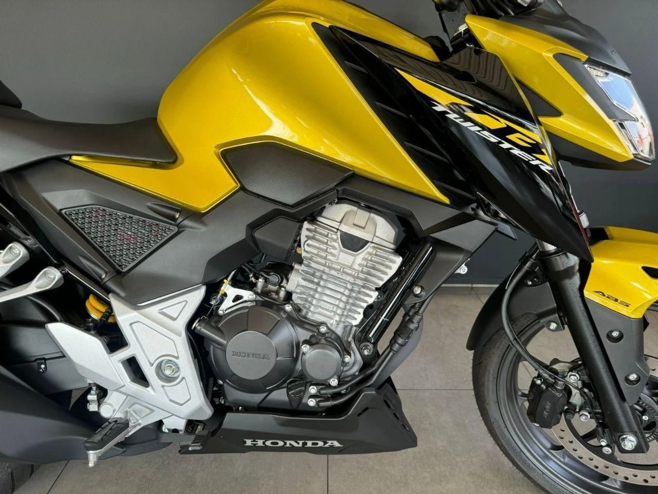 HONDA CB 300F TWISTER ABS