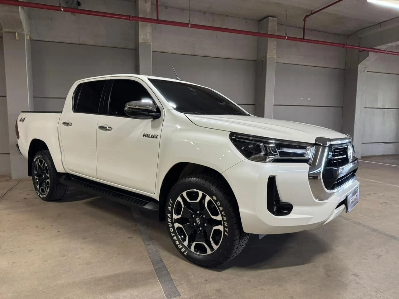 TOYOTA HILUX