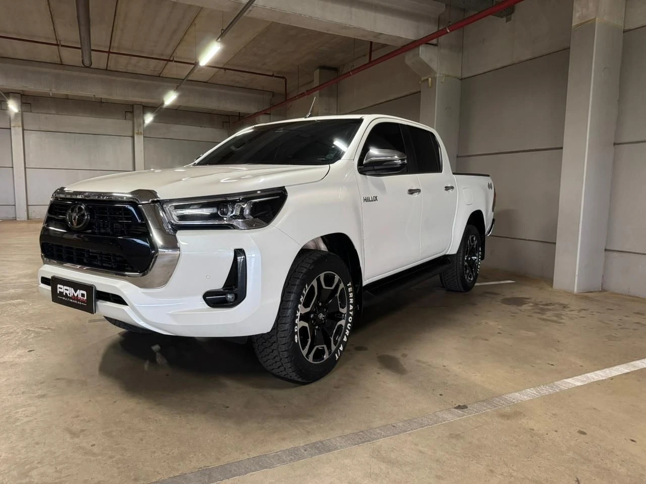 TOYOTA HILUX