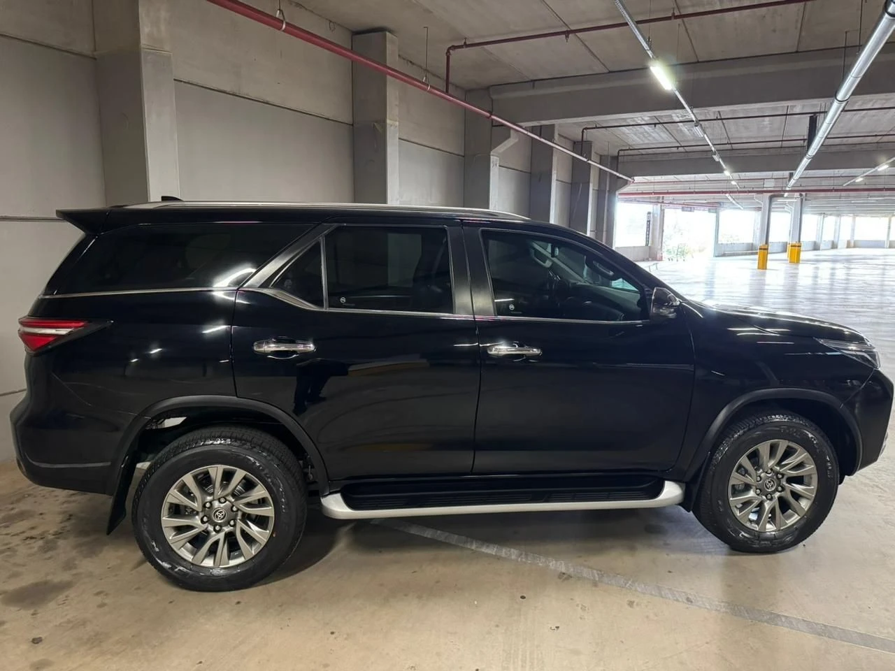 TOYOTA HILUX SW4