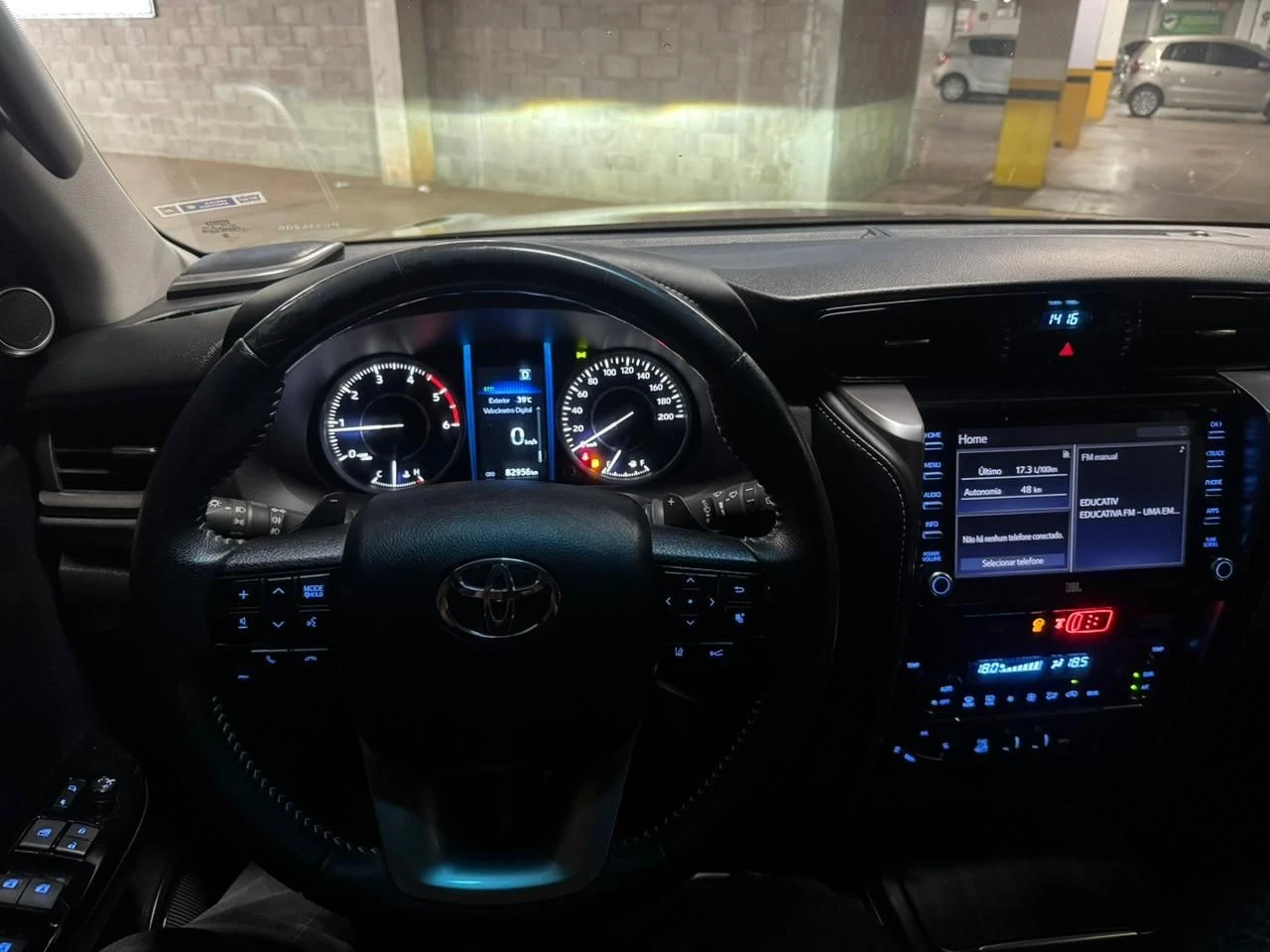 TOYOTA HILUX SW4