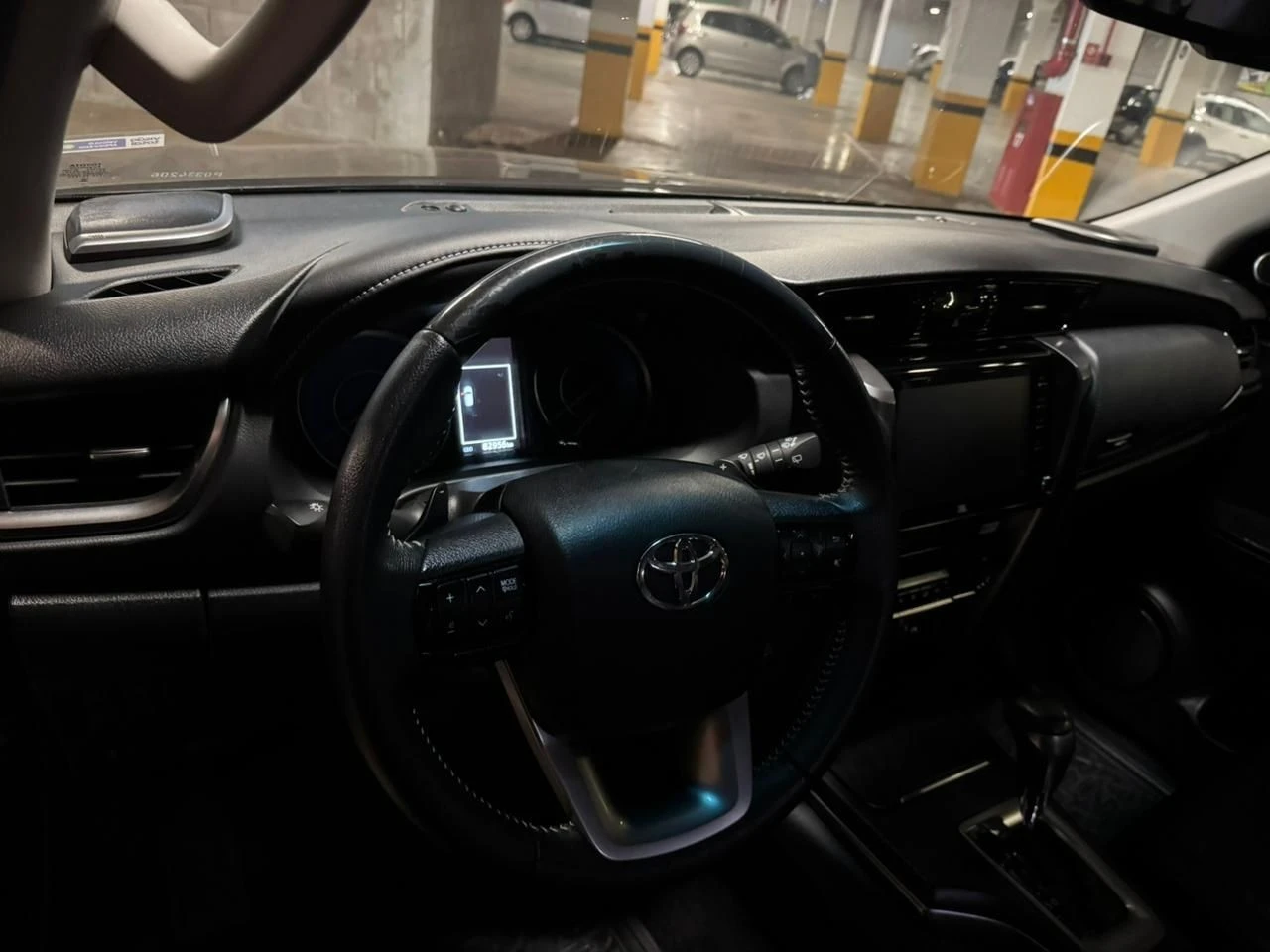 TOYOTA HILUX SW4