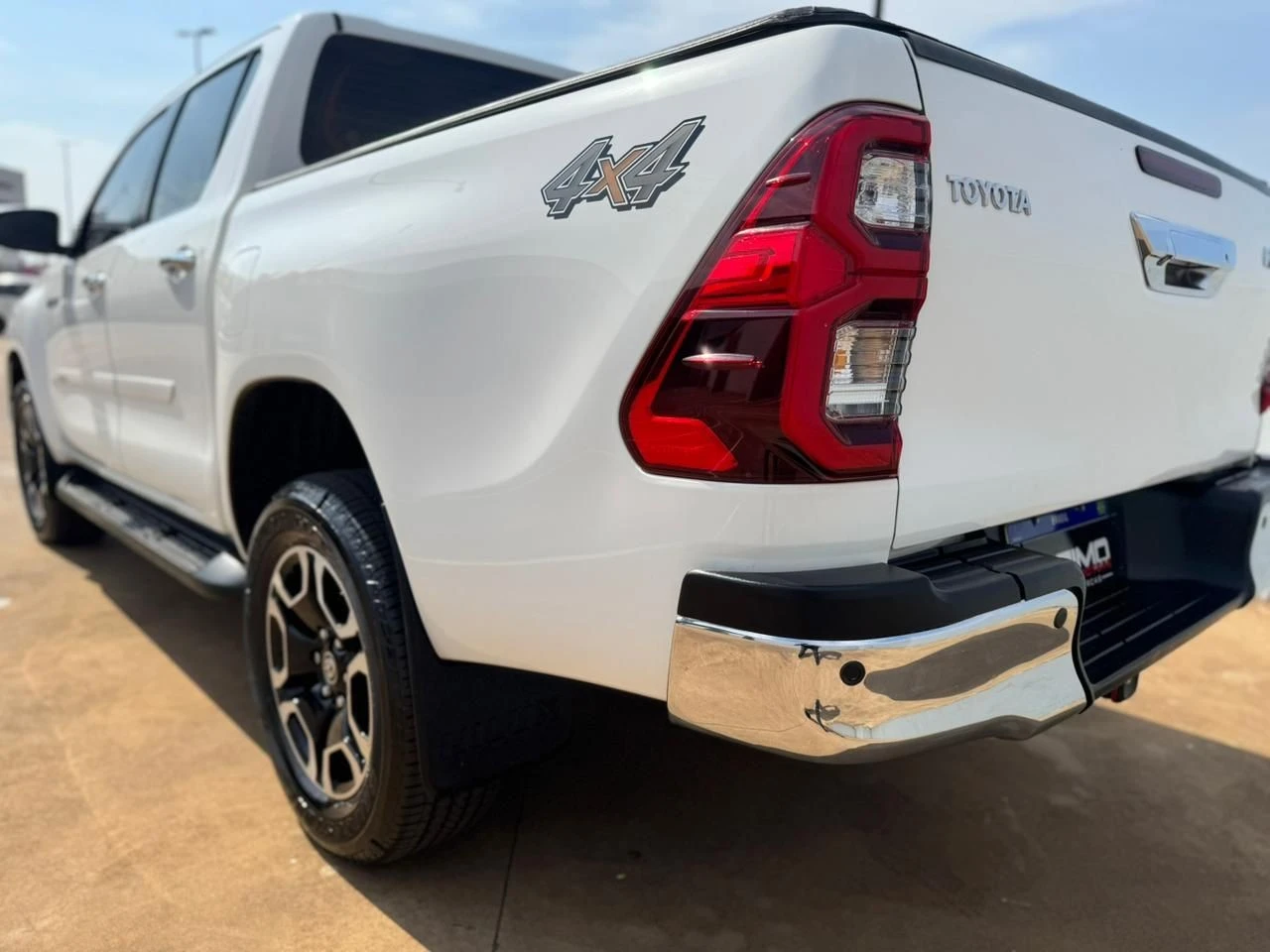 TOYOTA HILUX