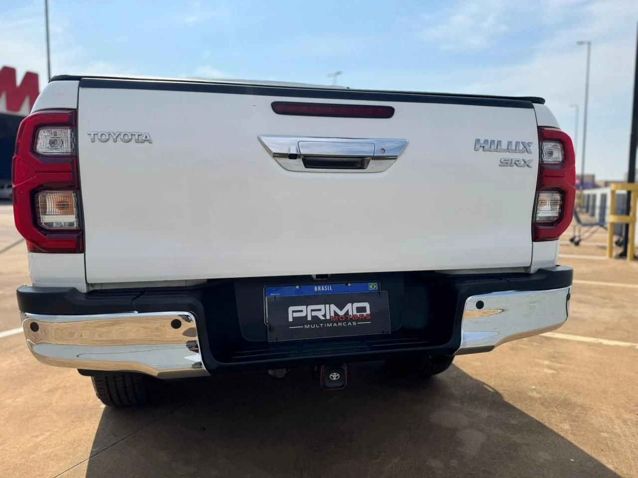 TOYOTA HILUX