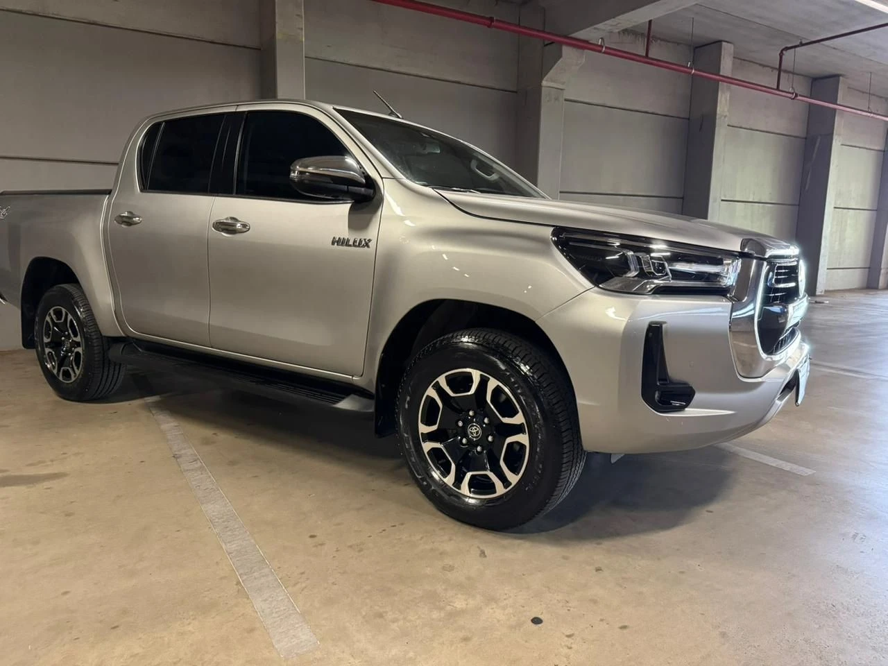 TOYOTA HILUX