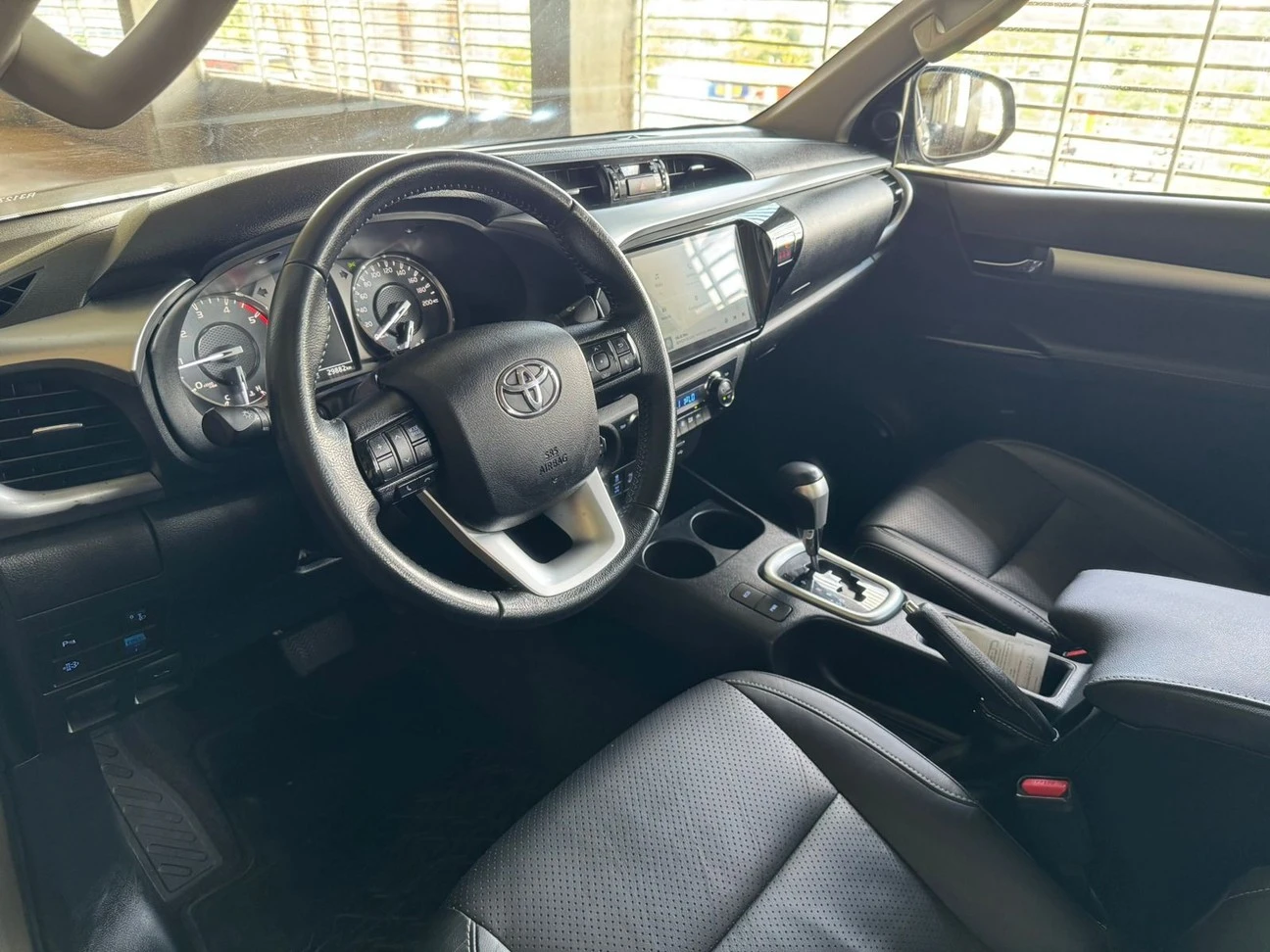 TOYOTA HILUX